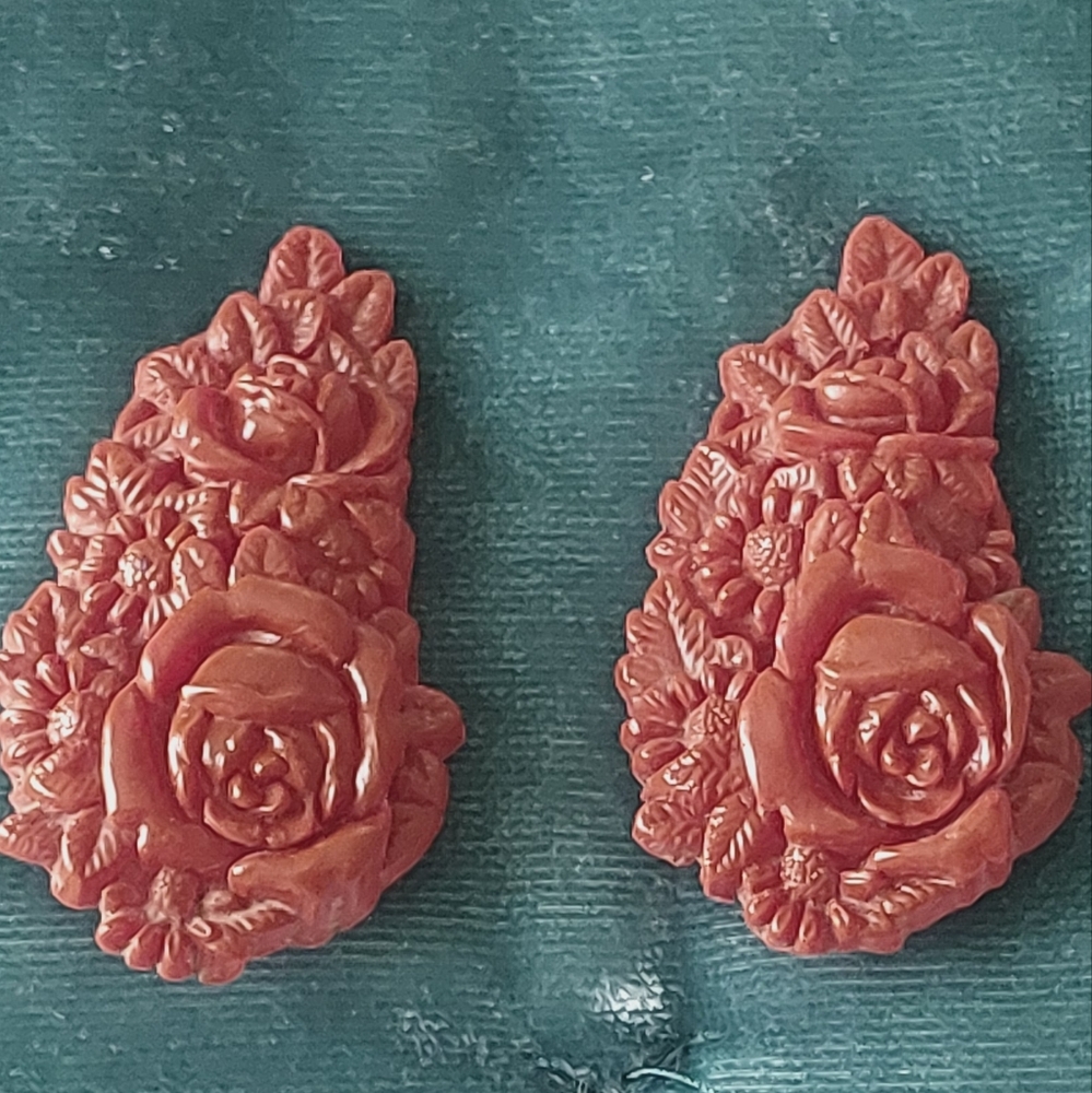 Vintage Bakelite Flower Climbing Earrings